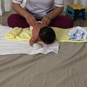 Chị Uyên sử dụng dịch vụ Massage và Tắm Bé